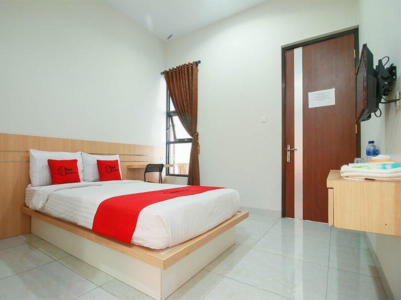 Reddoorz Syariah Near Universitas Jenderal Soedirman Purwokerto Esterno foto