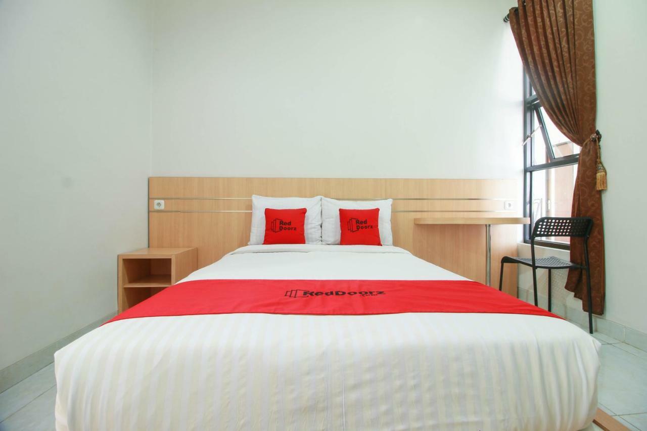 Reddoorz Syariah Near Universitas Jenderal Soedirman Purwokerto Esterno foto