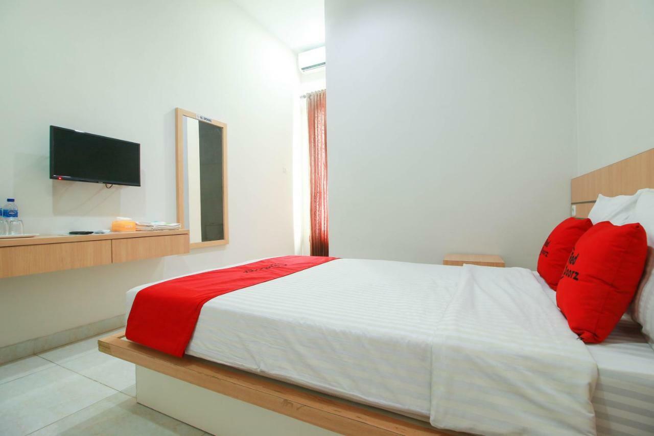 Reddoorz Syariah Near Universitas Jenderal Soedirman Purwokerto Esterno foto