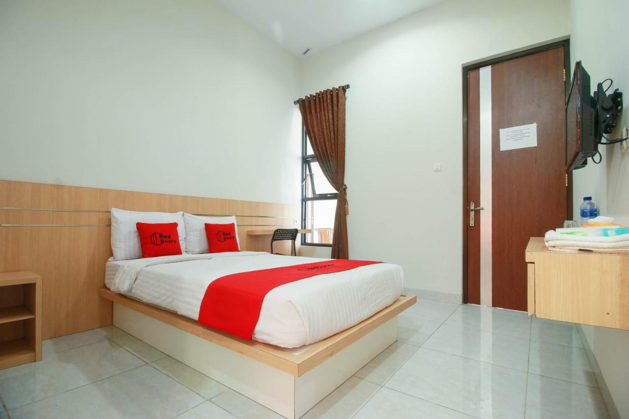 Reddoorz Syariah Near Universitas Jenderal Soedirman Purwokerto Esterno foto