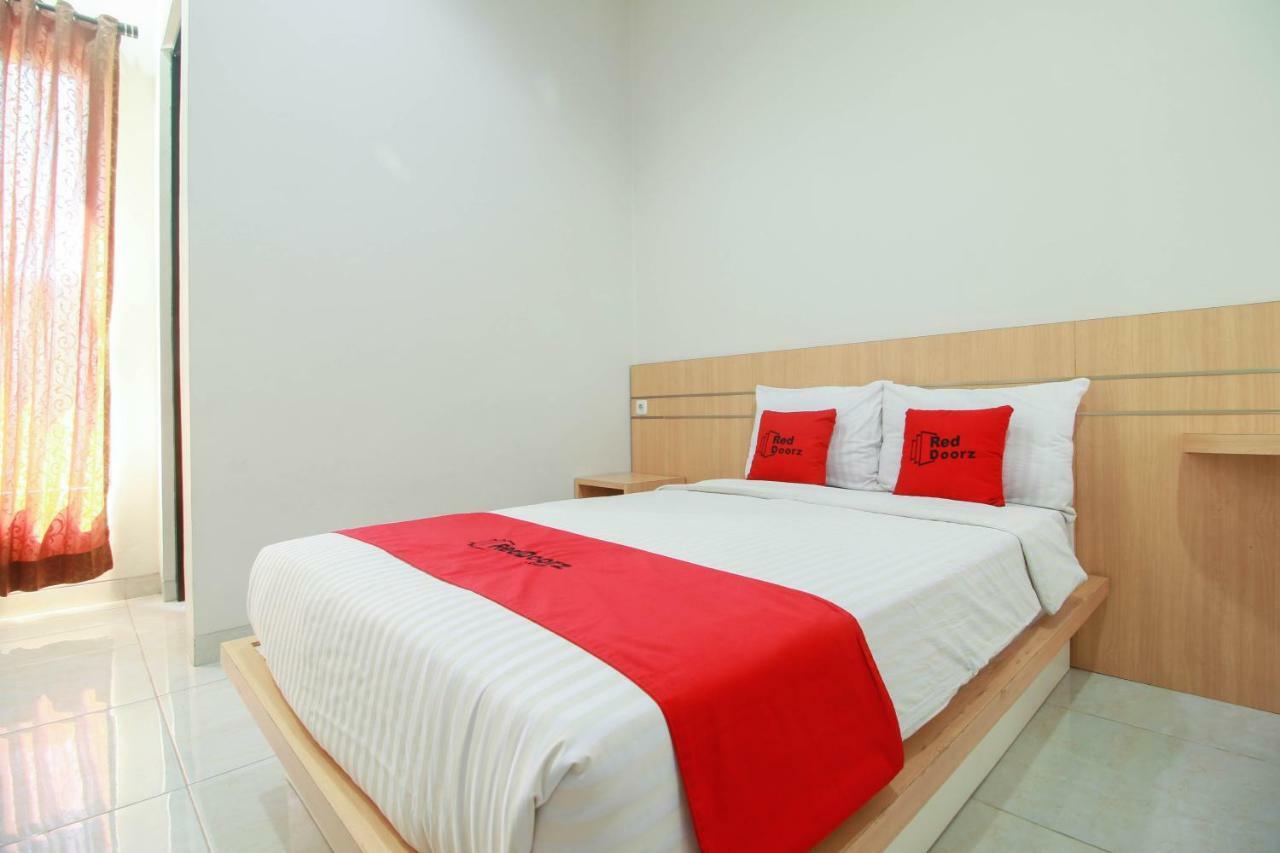 Reddoorz Syariah Near Universitas Jenderal Soedirman Purwokerto Esterno foto