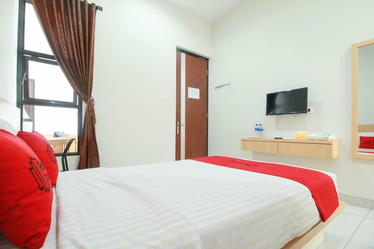Reddoorz Syariah Near Universitas Jenderal Soedirman Purwokerto Esterno foto